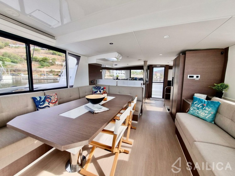 Bali 4.6 - Yacht Charter Sailica