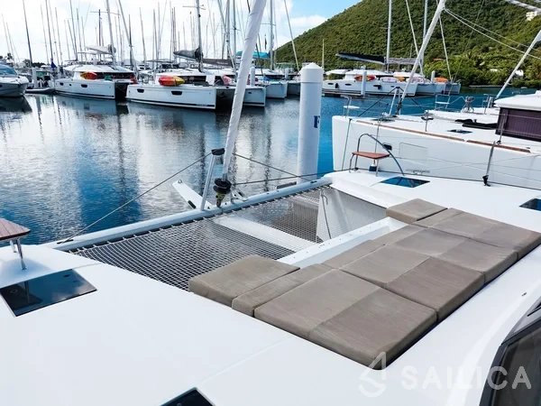 Astréa 42 - Yacht Charter Sailica