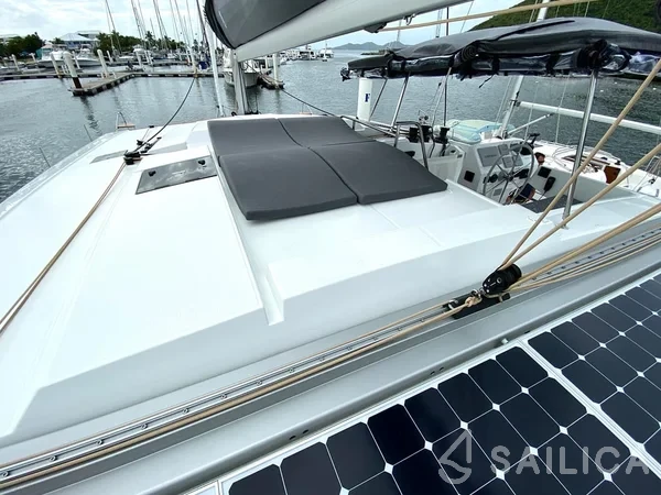 Astréa 42 - Yacht Charter Sailica