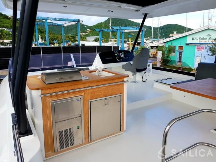 MY 44 - Yacht Charter Sailica