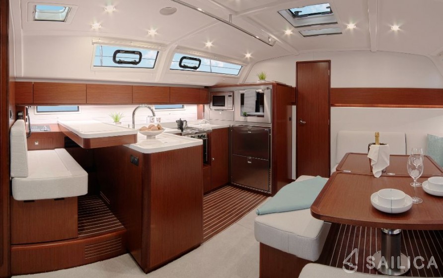 Bavaria Cruiser 51 - Yacht Charter Sailica