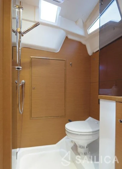 Sun Odyssey 389 - Yacht Charter Sailica