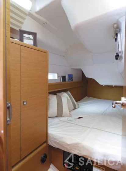 Sun Odyssey 389 - Yacht Charter Sailica