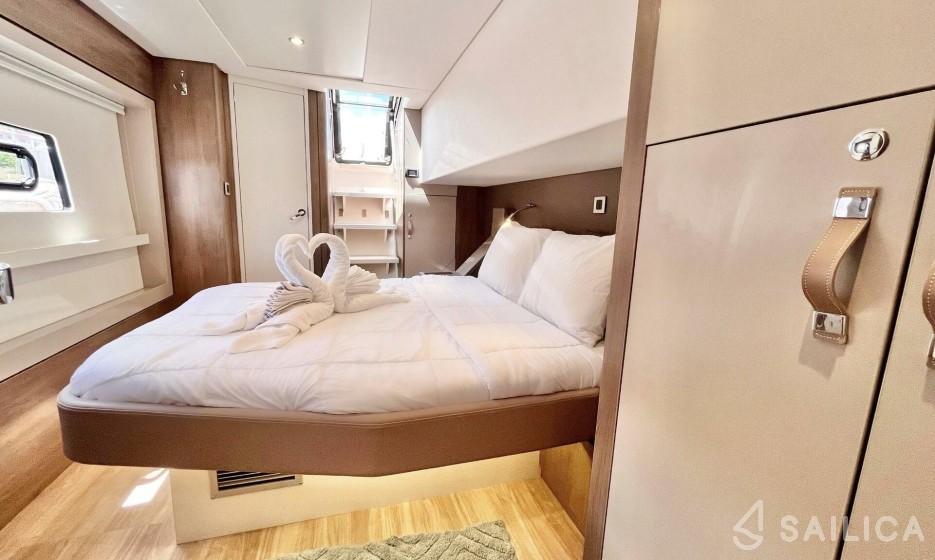 Bali 4.8  - Yacht Charter Sailica