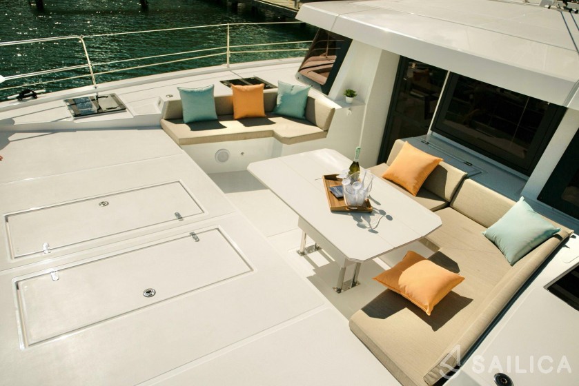 Bali 4.8  - Yacht Charter Sailica