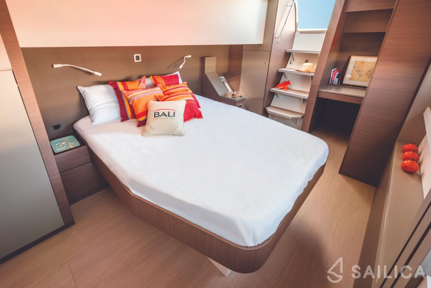 Bali 4.8  - Yacht Charter Sailica