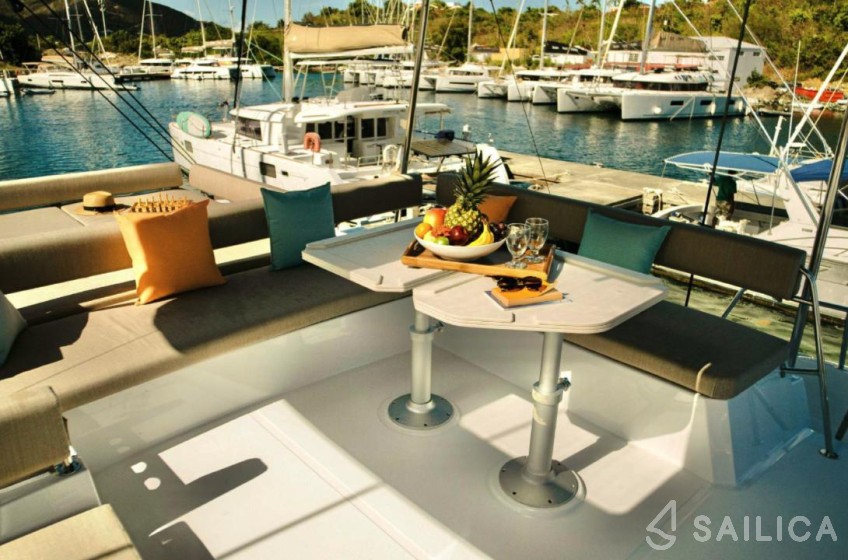 Bali 4.8  - Yacht Charter Sailica