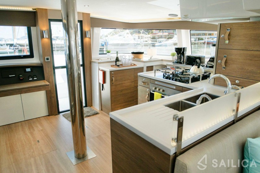 Bali 4.8  - Yacht Charter Sailica
