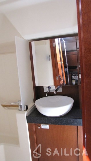 Hanse 445 - Yacht Charter Sailica