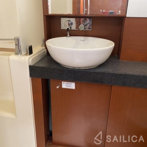 Hanse 445 - Yacht Charter Sailica