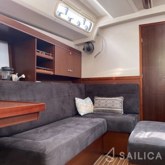 Hanse 445 - Yacht Charter Sailica