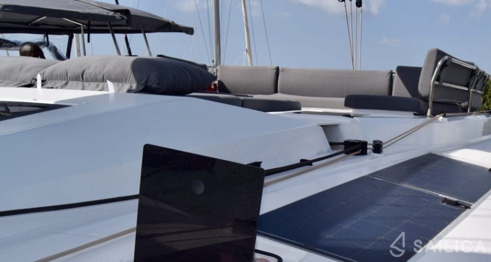Elba 45 - Yacht Charter Sailica