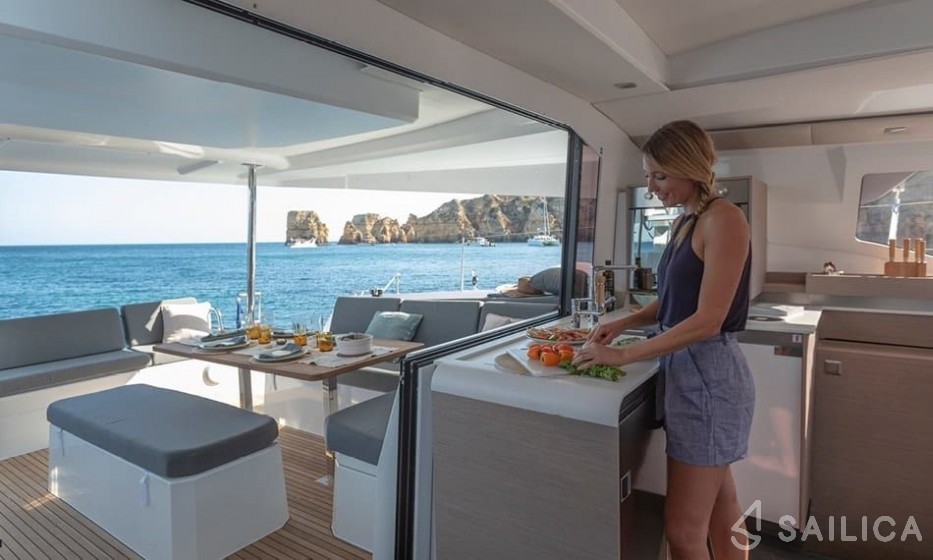 Elba 45 - Yacht Charter Sailica