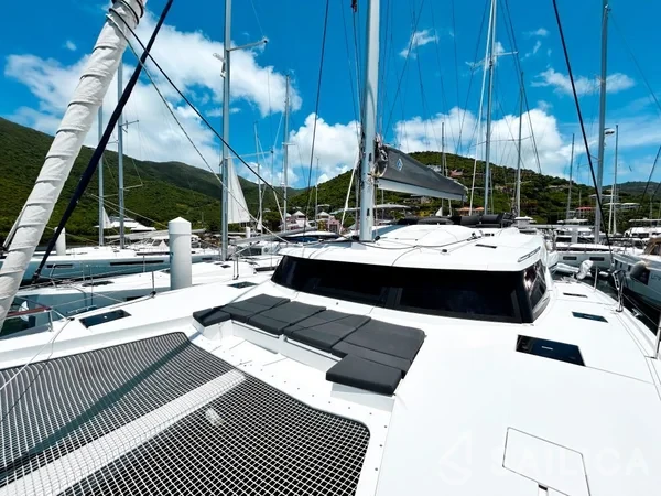 Elba 45 - Yacht Charter Sailica