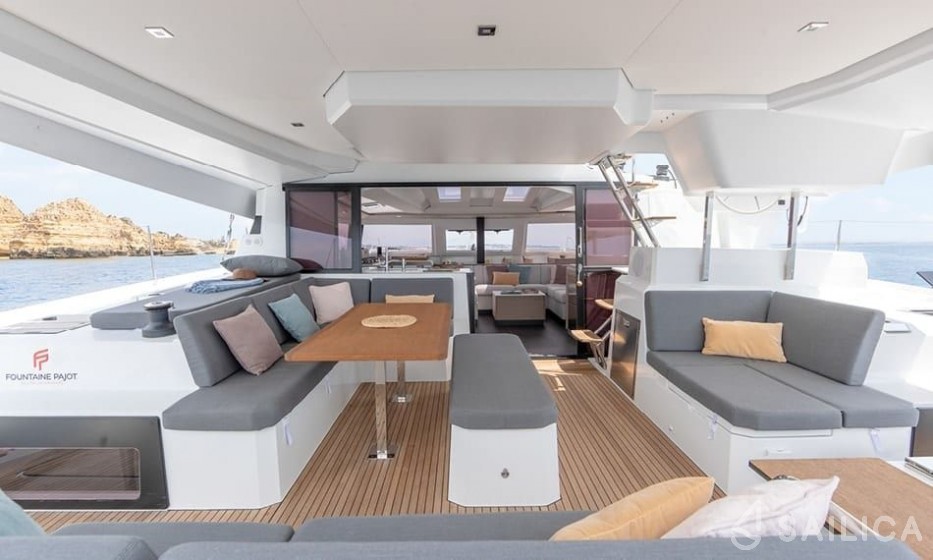 Elba 45 - Yacht Charter Sailica