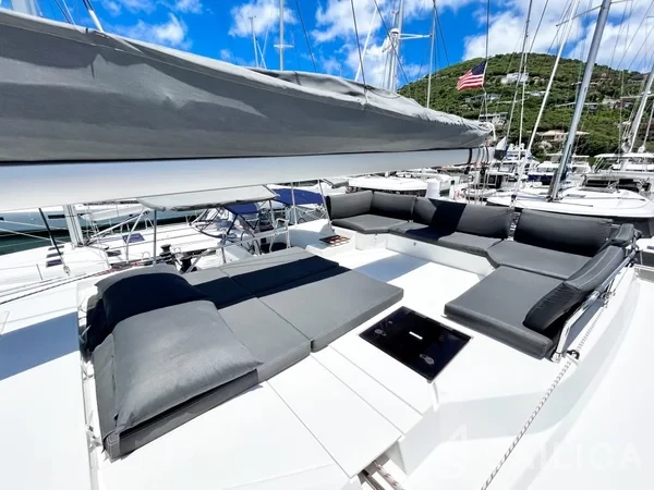 Elba 45 - Yacht Charter Sailica