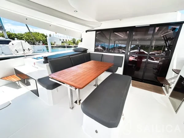 Elba 45 - Yacht Charter Sailica