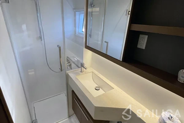 Lagoon 50 - Yacht Charter Sailica