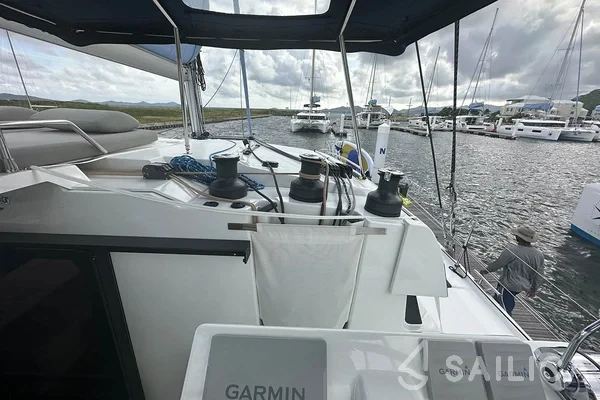 Aura 51 - Yacht Charter Sailica