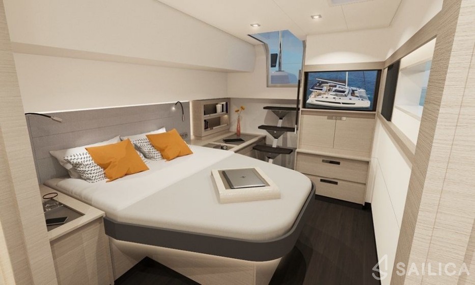 Aura 51 - Yacht Charter Sailica