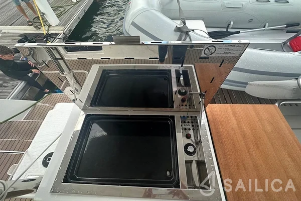 Aura 51 - Yacht Charter Sailica