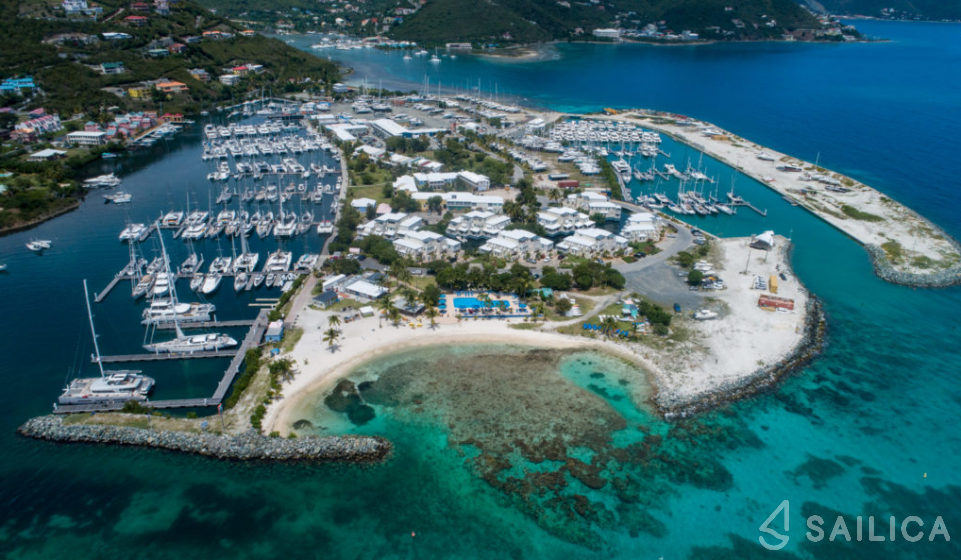 Aura 51 - Yacht Charter Sailica