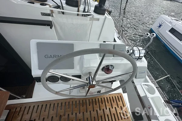 Aura 51 - Yacht Charter Sailica
