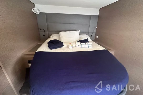 Aura 51 - Yacht Charter Sailica