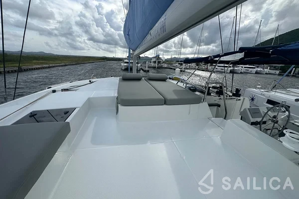 Aura 51 - Yacht Charter Sailica