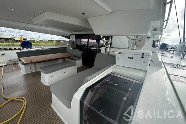 Aura 51 - Yacht Charter Sailica