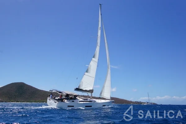 Dufour 530 - Yacht Charter Sailica