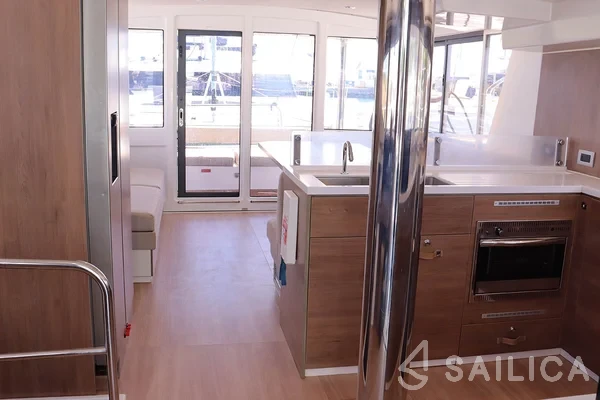 Bali 4.6 - Yacht Charter Sailica