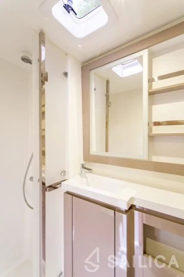 Elba 45 - Yacht Charter Sailica