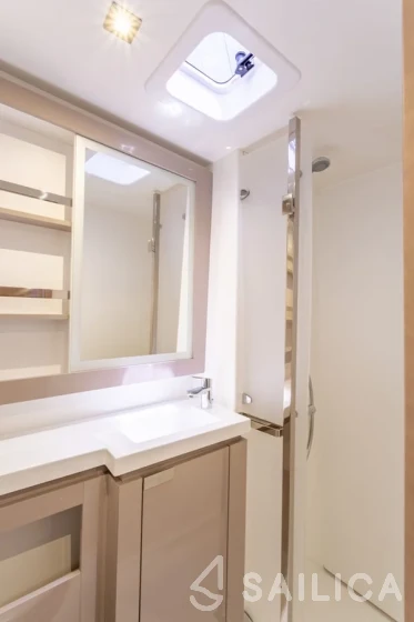 Elba 45 - Yacht Charter Sailica