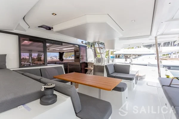 Elba 45 - Yacht Charter Sailica
