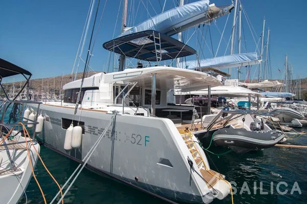 Lagoon 52F - Yacht Charter Sailica