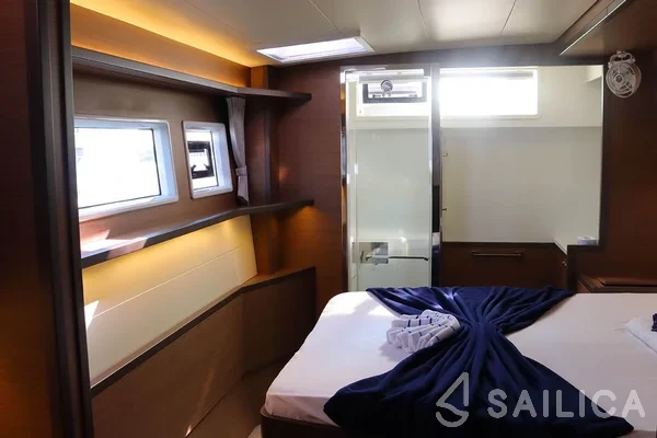 Lagoon 52F - Yacht Charter Sailica