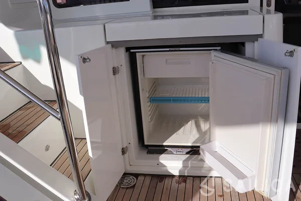 Lagoon 52F - Yacht Charter Sailica