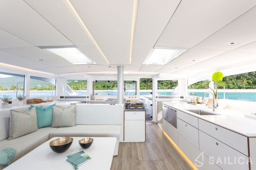 Voyage 590 - Yacht Charter Sailica