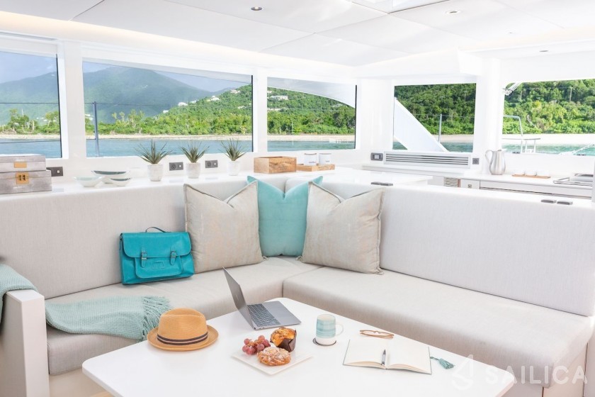 Voyage 590 - Yacht Charter Sailica