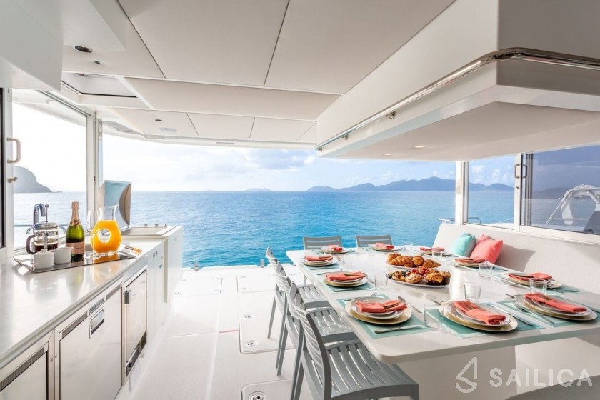 Voyage 590 - Yacht Charter Sailica