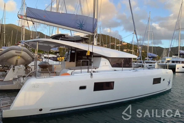 Lagoon 42 - Yacht Charter Sailica