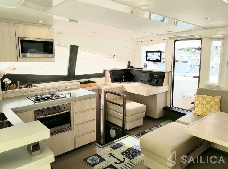 Leopard 51 PC - Yacht Charter Sailica