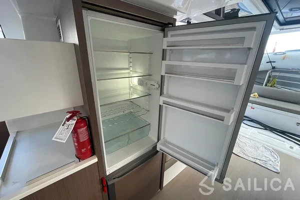 Bali Catspace - Yacht Charter Sailica