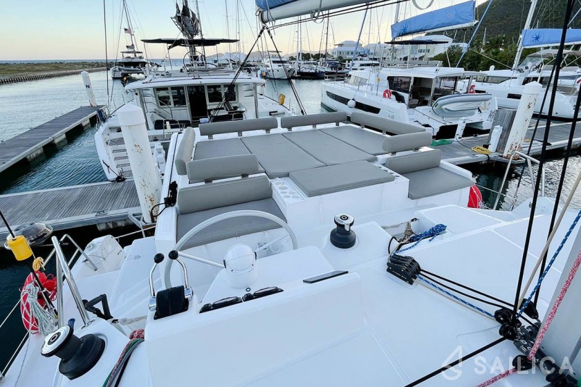 Bali Catspace - Yacht Charter Sailica