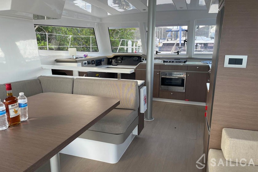 Bali Catspace - Yacht Charter Sailica