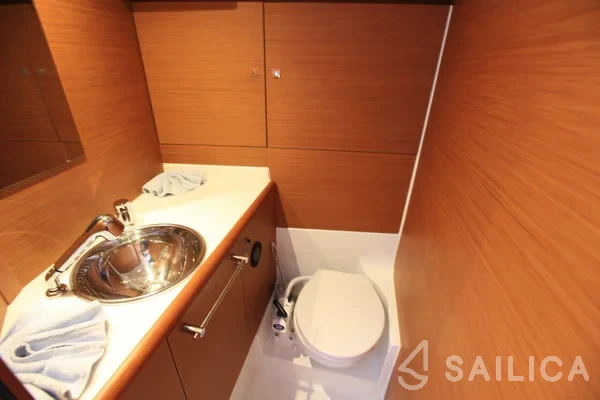 Sun Odyssey 419 - Yacht Charter Sailica