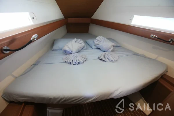 Sun Odyssey 419 - Yacht Charter Sailica