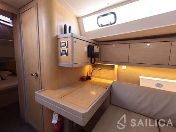 Oceanis 48 - Yacht Charter Sailica