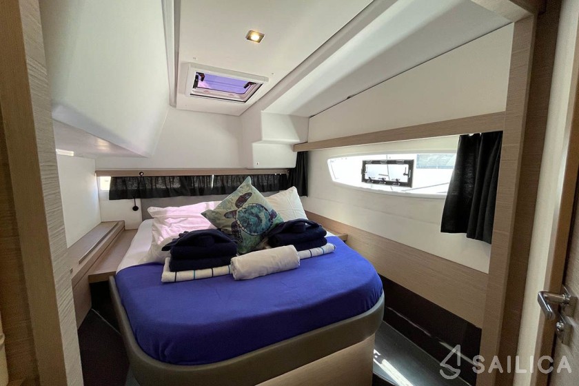 Lucia 40 - Yacht Charter Sailica
